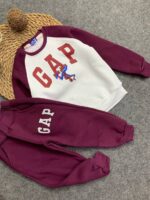 ⁦زينو gap اسابيدر ابيض ف احمر⁩ - الصورة ⁦2⁩