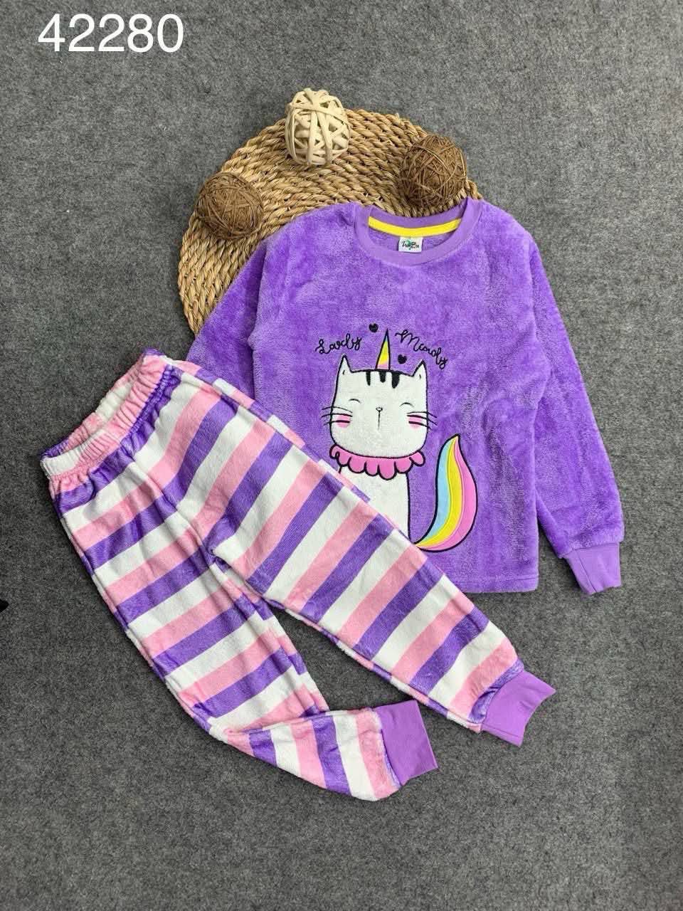 2025/11/1000159987.jpg زومبا بولار وسط قطة موف - الصورة 1