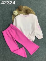 ⁦ريمو مليتون وسط فراشات⁩ - الصورة ⁦3⁩