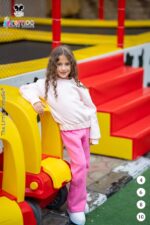 ريمو مليتون وسط فراشات