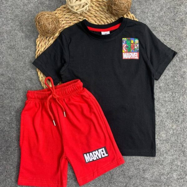 Penguin مارفل اسود